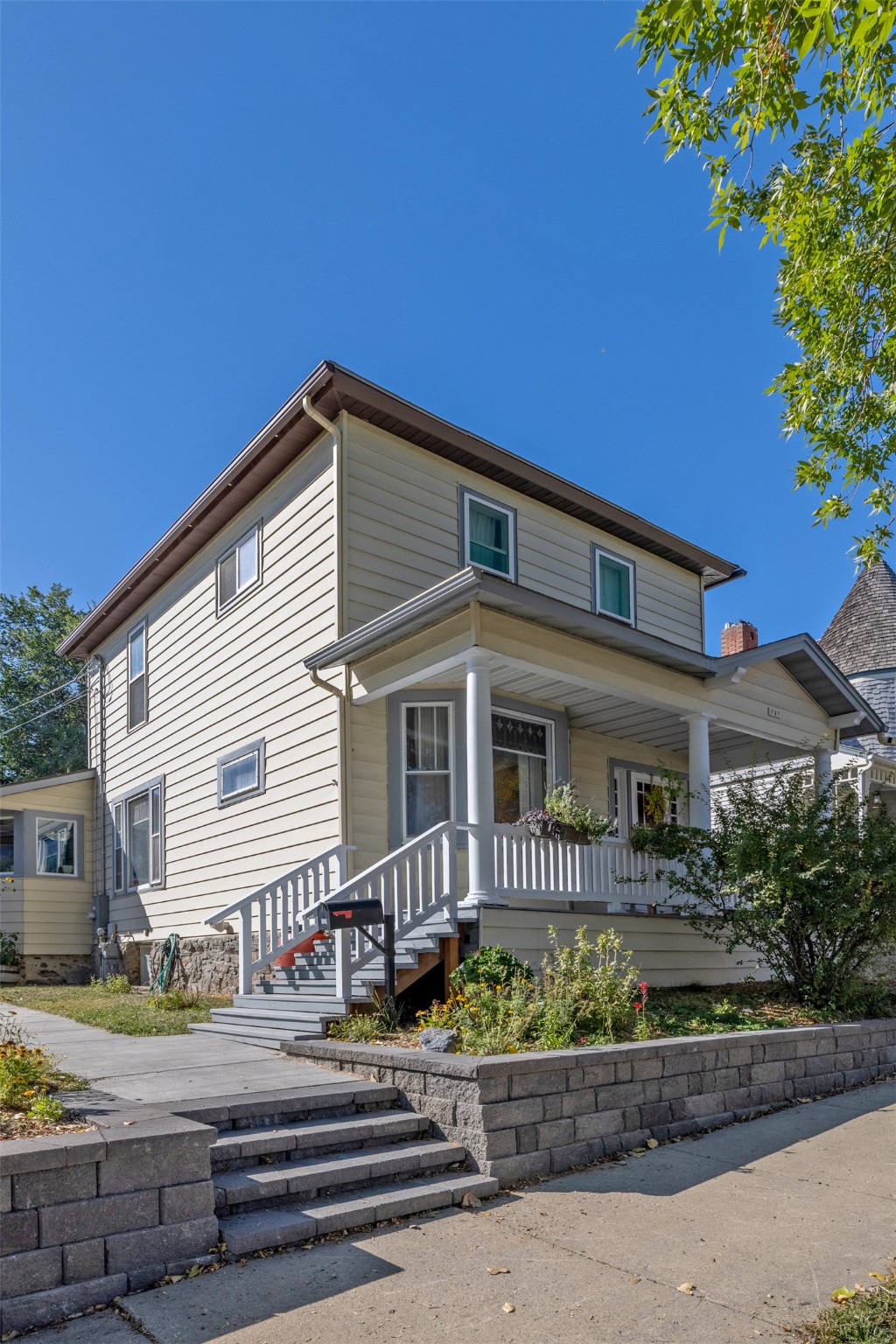 727 Breckenridge Street