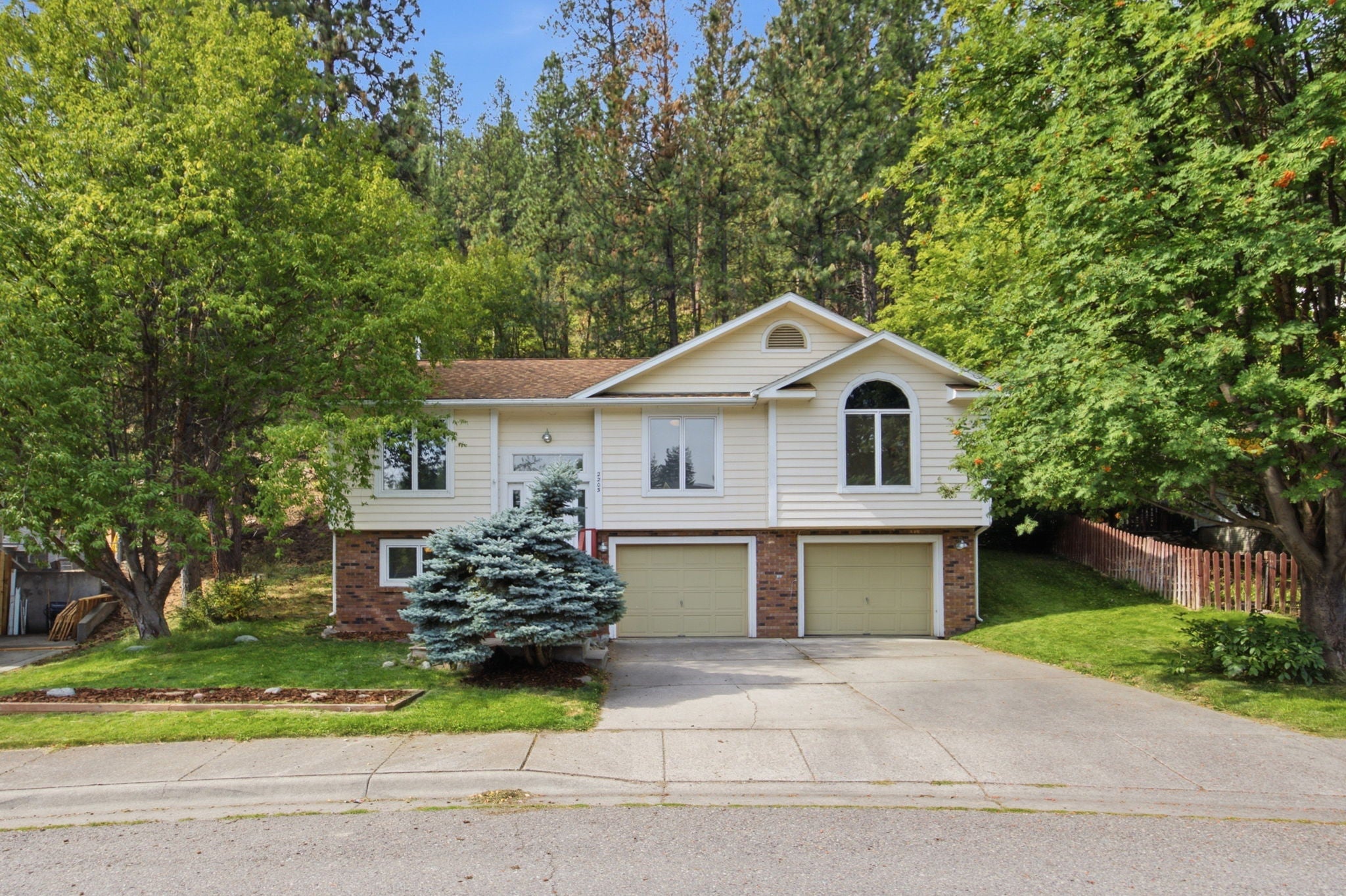 2203 Greenough Court W