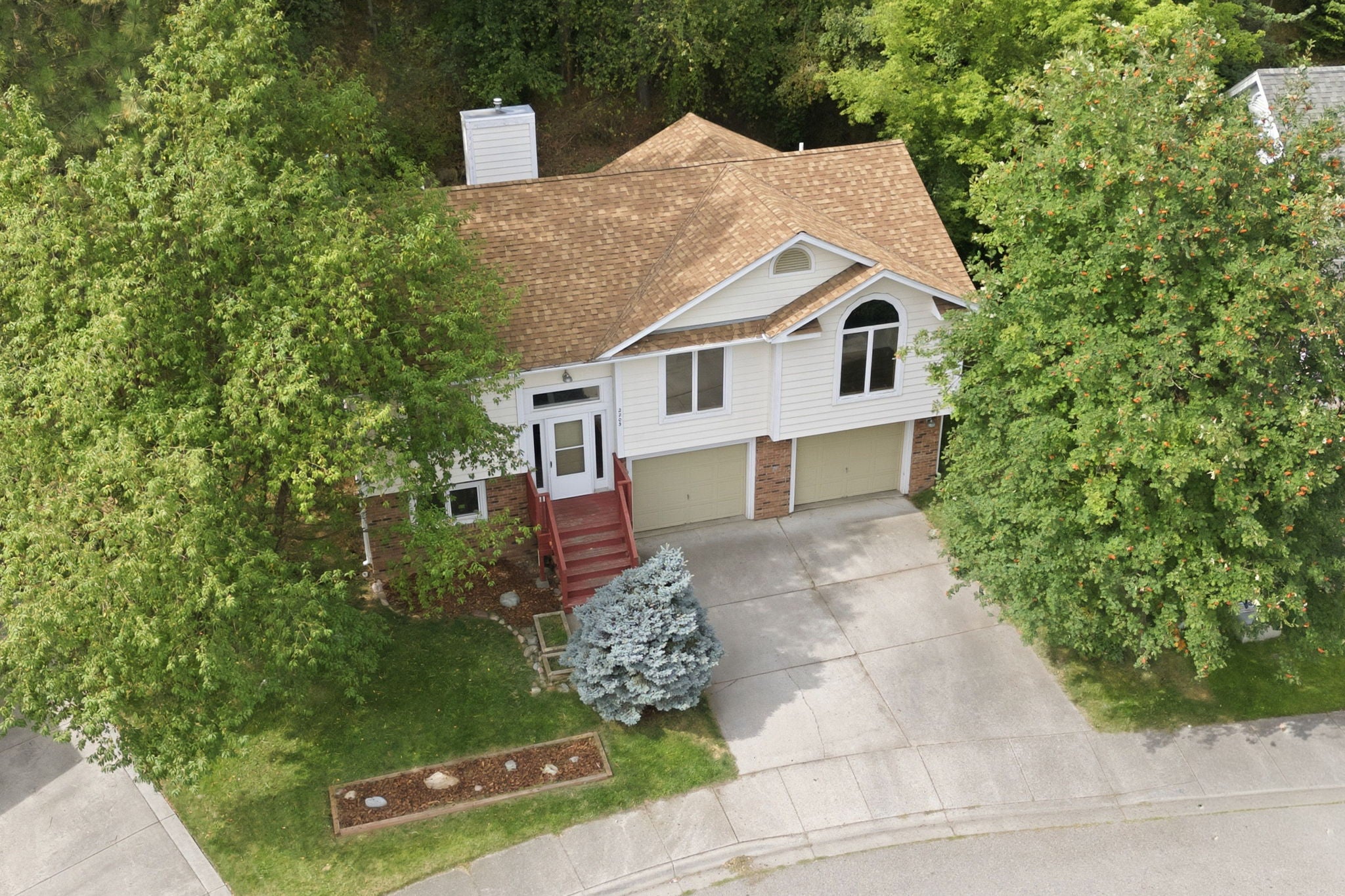 2203 Greenough Court W