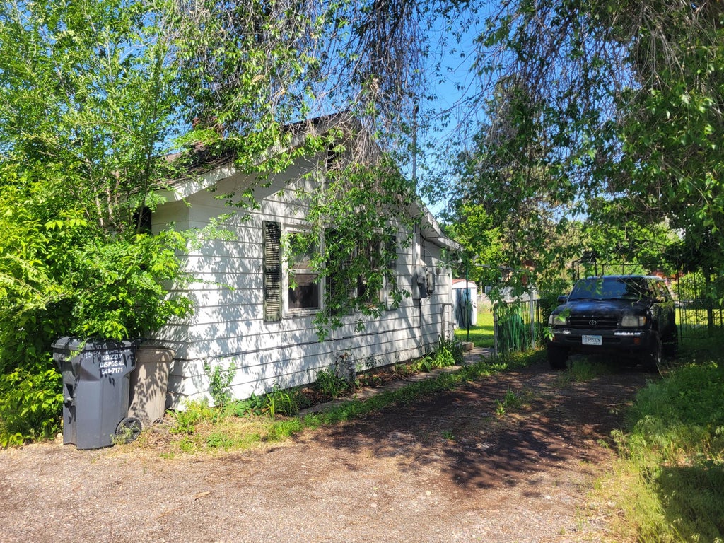 Photo of 1531 Howell Street, Missoula, MT 59802 (MLS # 30071390)