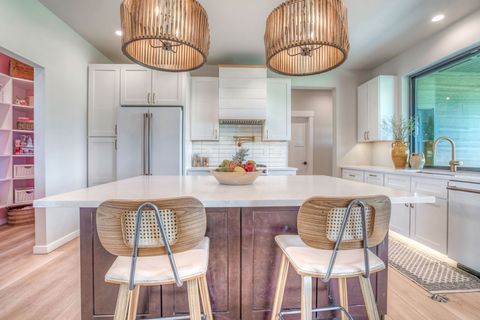 Tiny photo for 499 Jefferson Street, Kalispell, MT 59901 (MLS # 30069994)