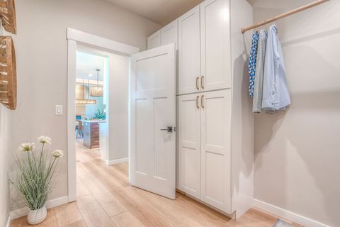 Tiny photo for 499 Jefferson Street, Kalispell, MT 59901 (MLS # 30069994)