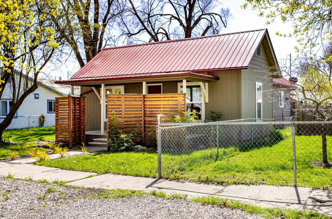 111 6th Avenue W
