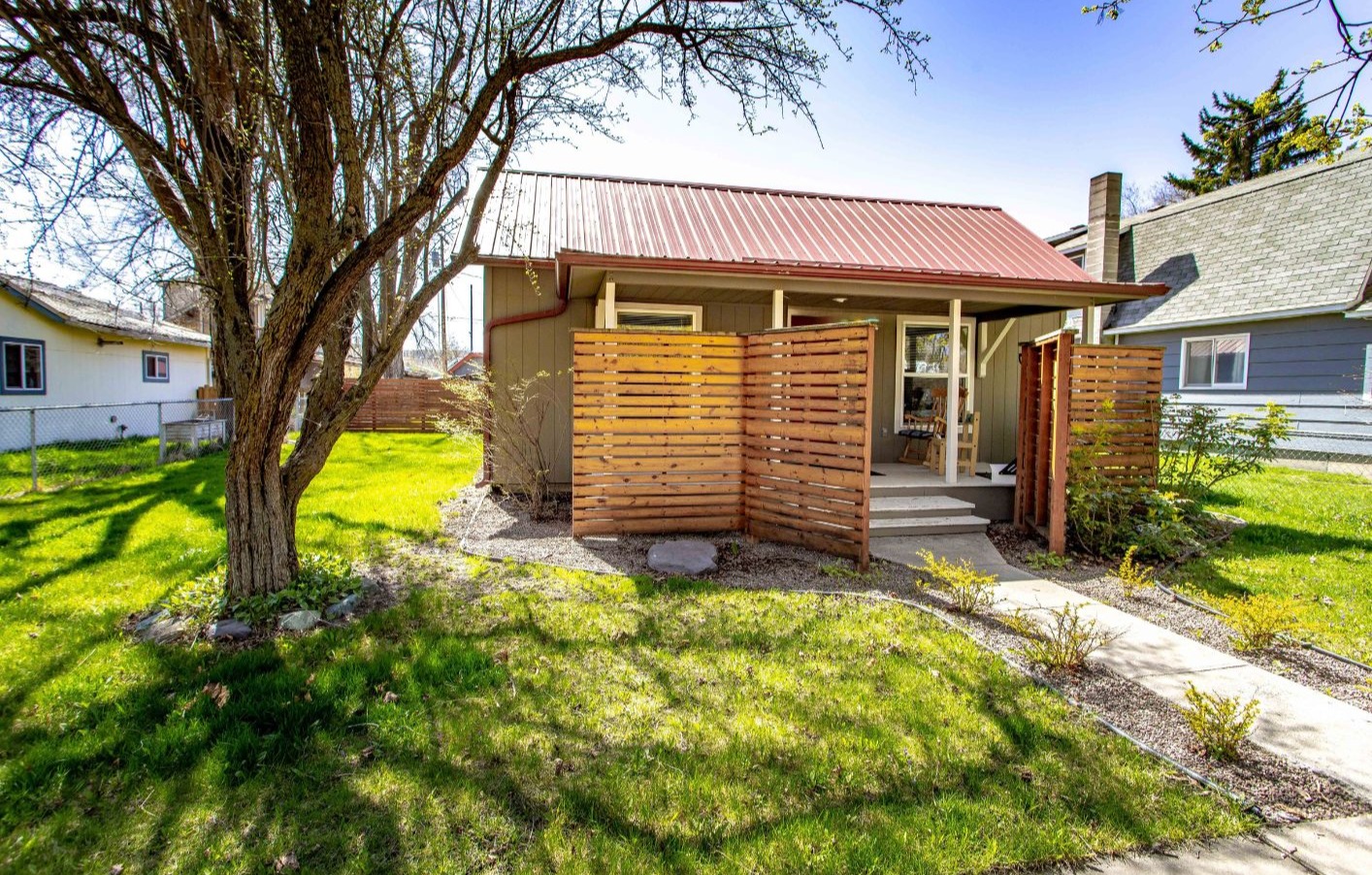 111 6th Avenue W