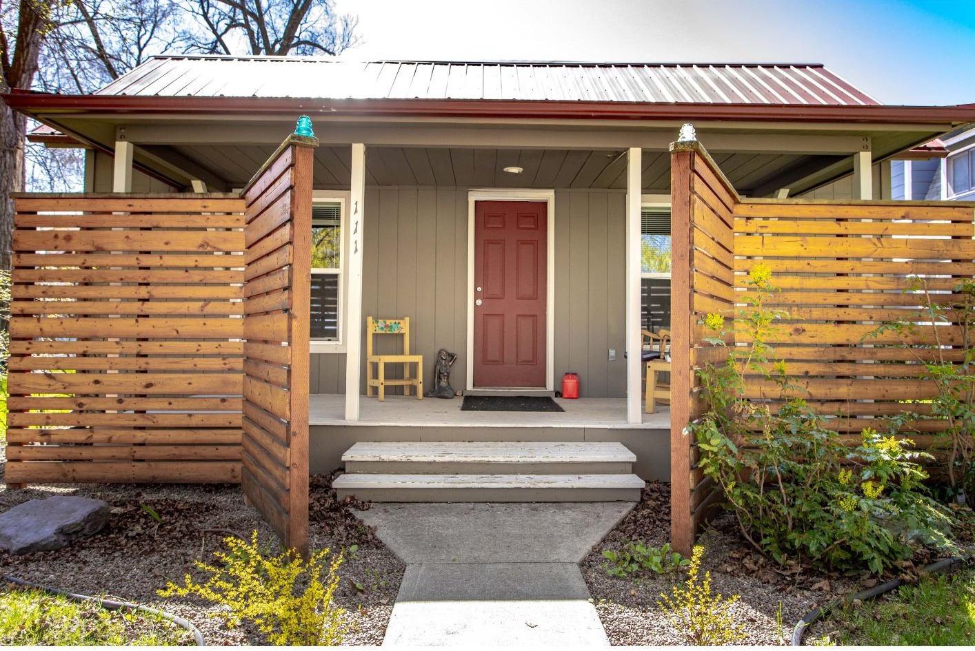 111 6th Avenue W
