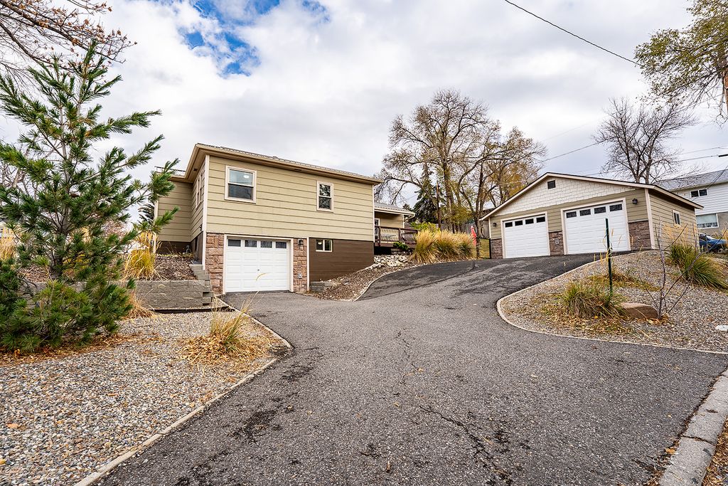 Photo of 1103 Breckenridge Street, Helena, MT 59601 (MLS # 30060821)