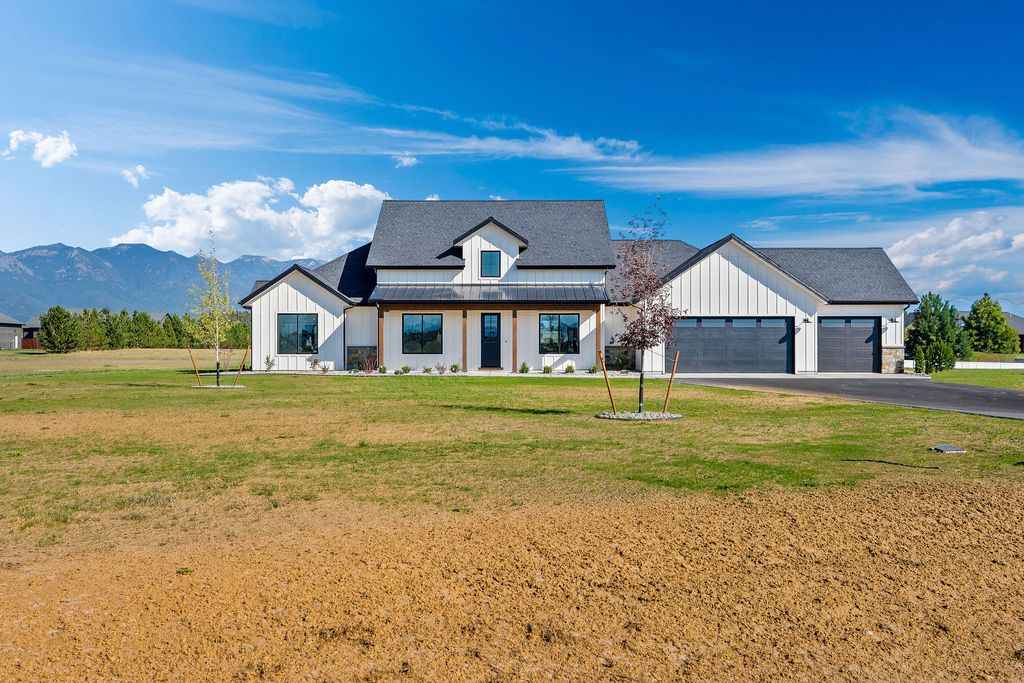 Photo of 25 S Scarface Peak Court, Kalispell, MT 59901 (MLS # 30070297)