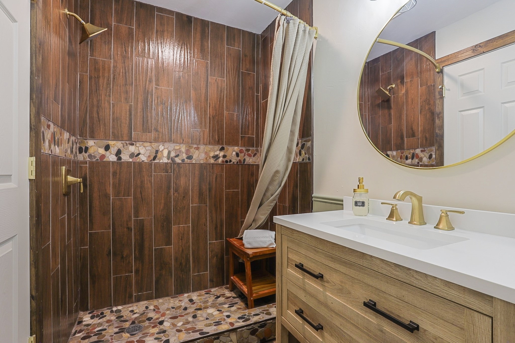 606 W Chinook Street