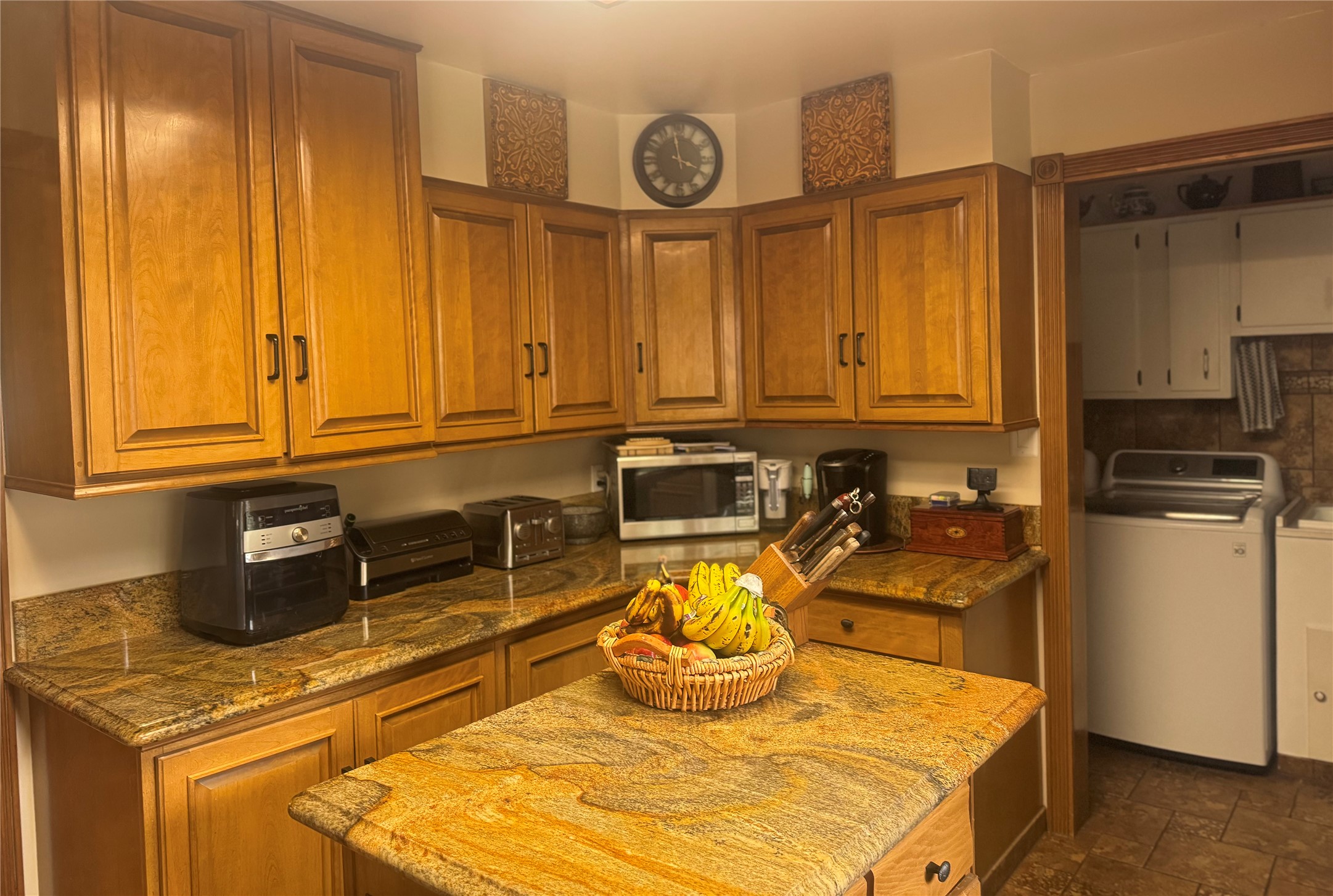 216 Yellowtail Road