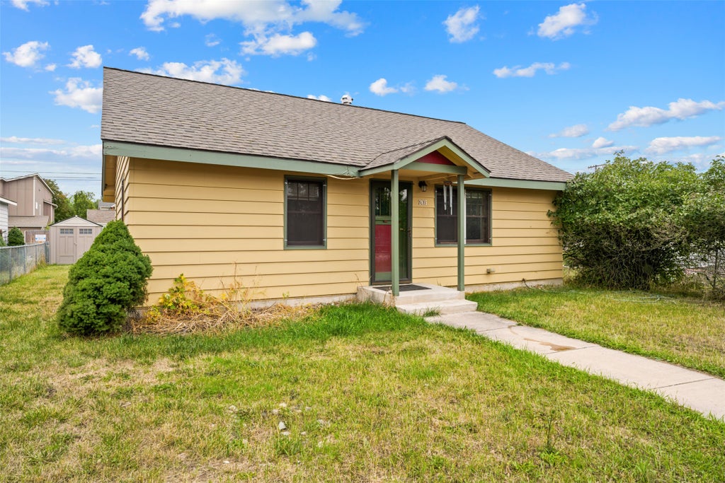 Photo of 2435 Dixon Avenue, Missoula, MT 59801 (MLS # 30079789)