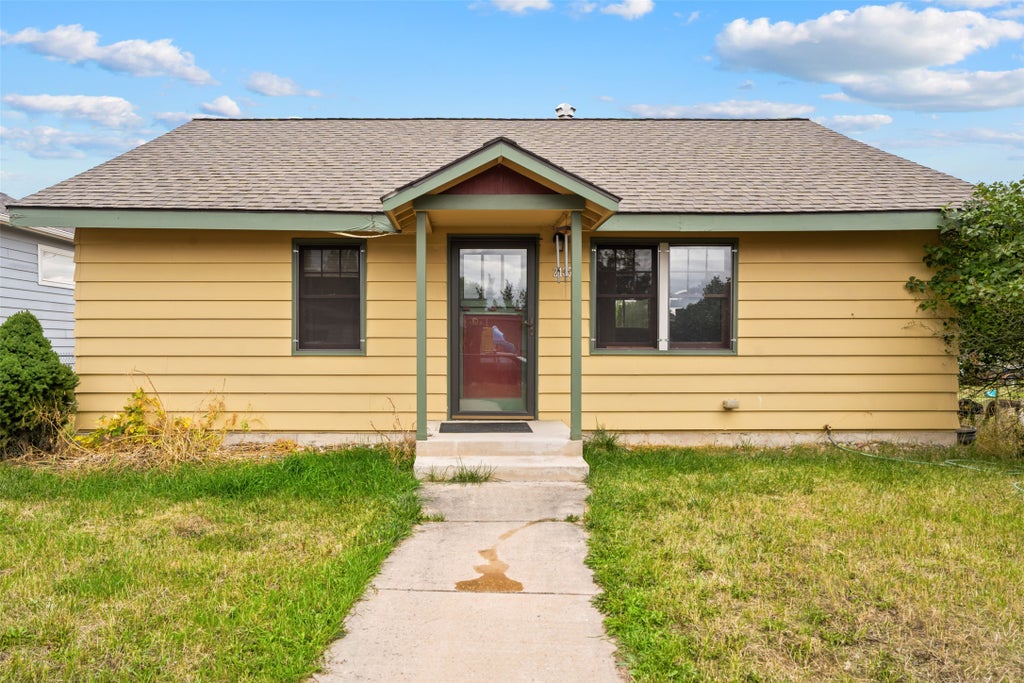 Photo of 2435 Dixon Avenue, Missoula, MT 59801 (MLS # 30079789)