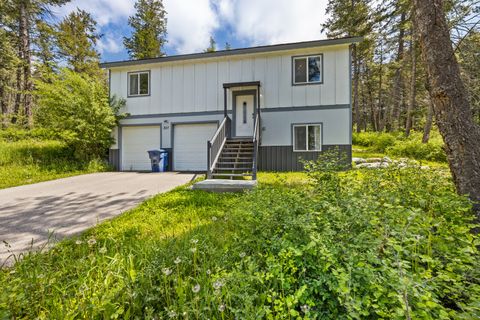 Photo of 327 Deer Trail, Whitefish, MT 59937 (MLS # 30074135)