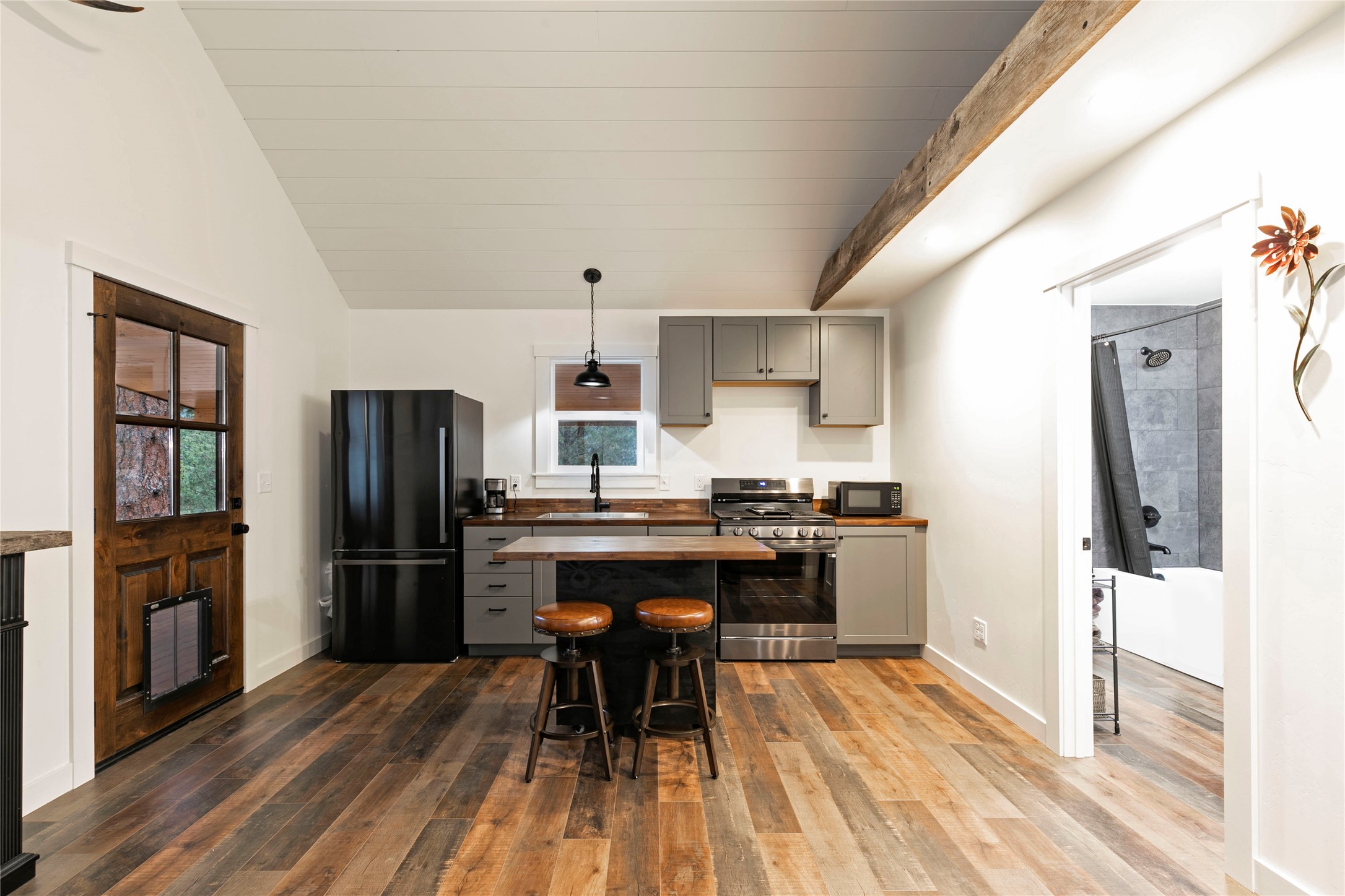 Clinton, Montana 59825, United States, 1 Bedroom Bedrooms, ,1 BathroomBathrooms,Residential,Active,247600