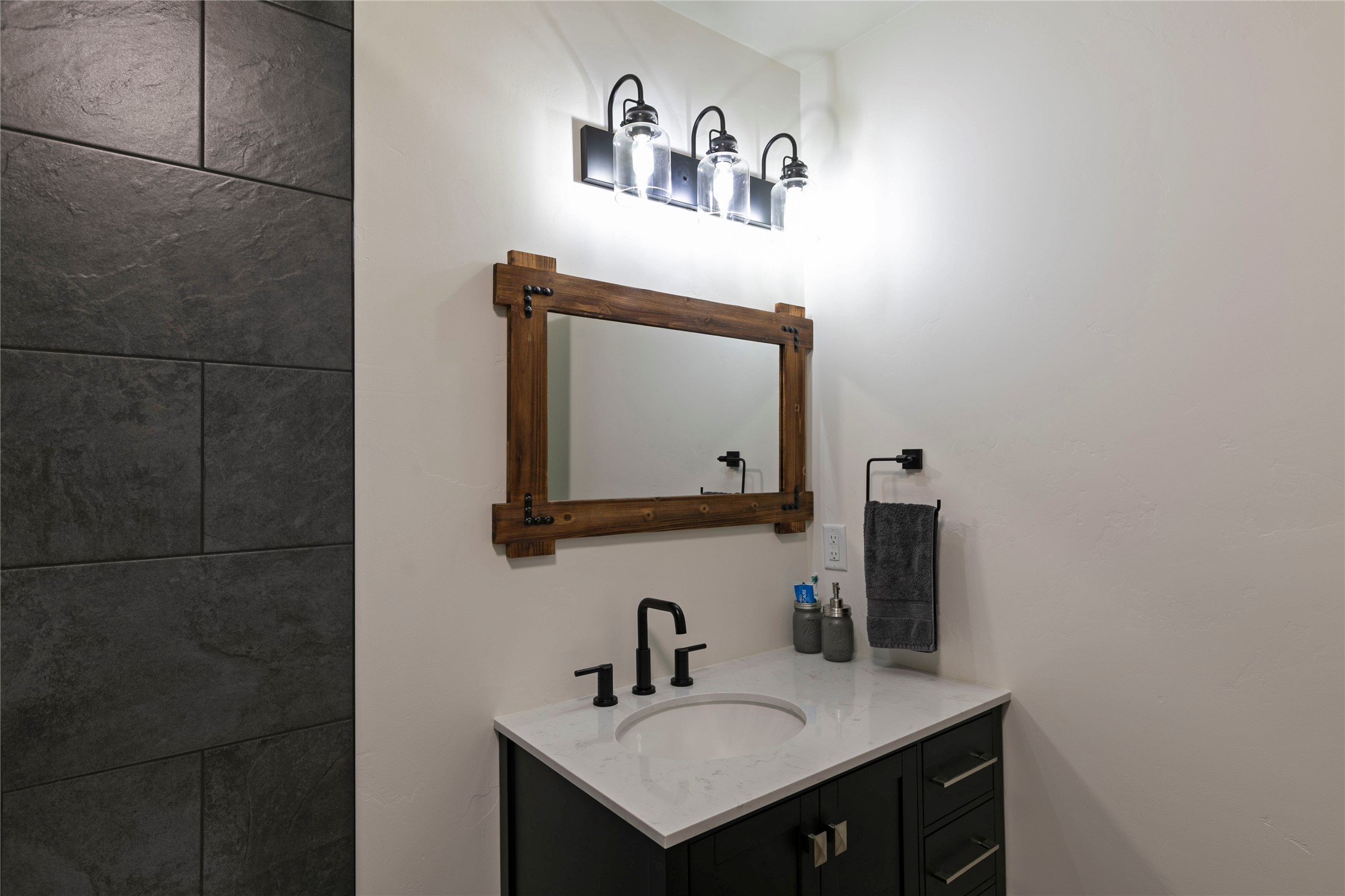 Clinton, Montana 59825, United States, 1 Bedroom Bedrooms, ,1 BathroomBathrooms,Residential,Active,247600