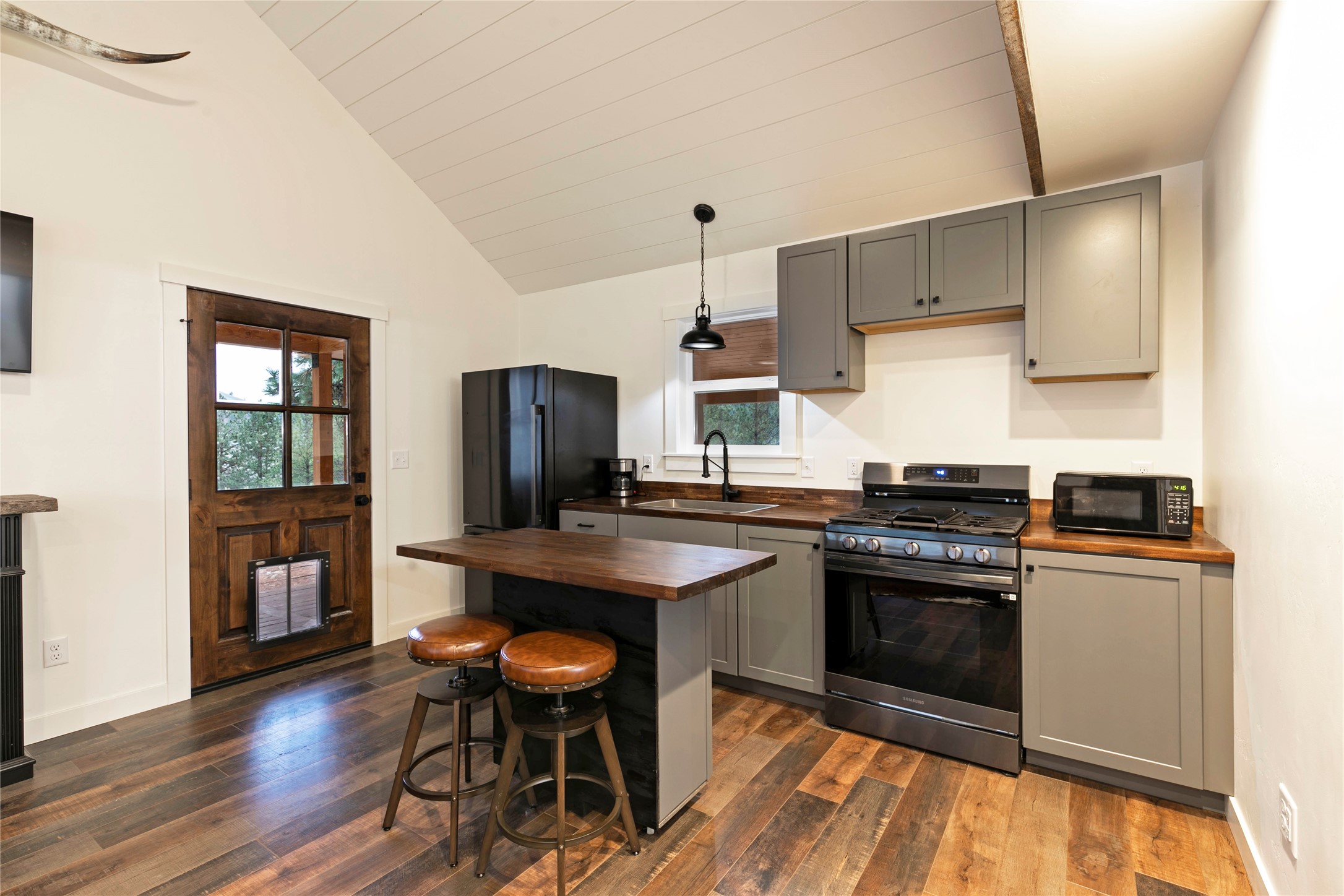 Clinton, Montana 59825, United States, 1 Bedroom Bedrooms, ,1 BathroomBathrooms,Residential,Active,247600