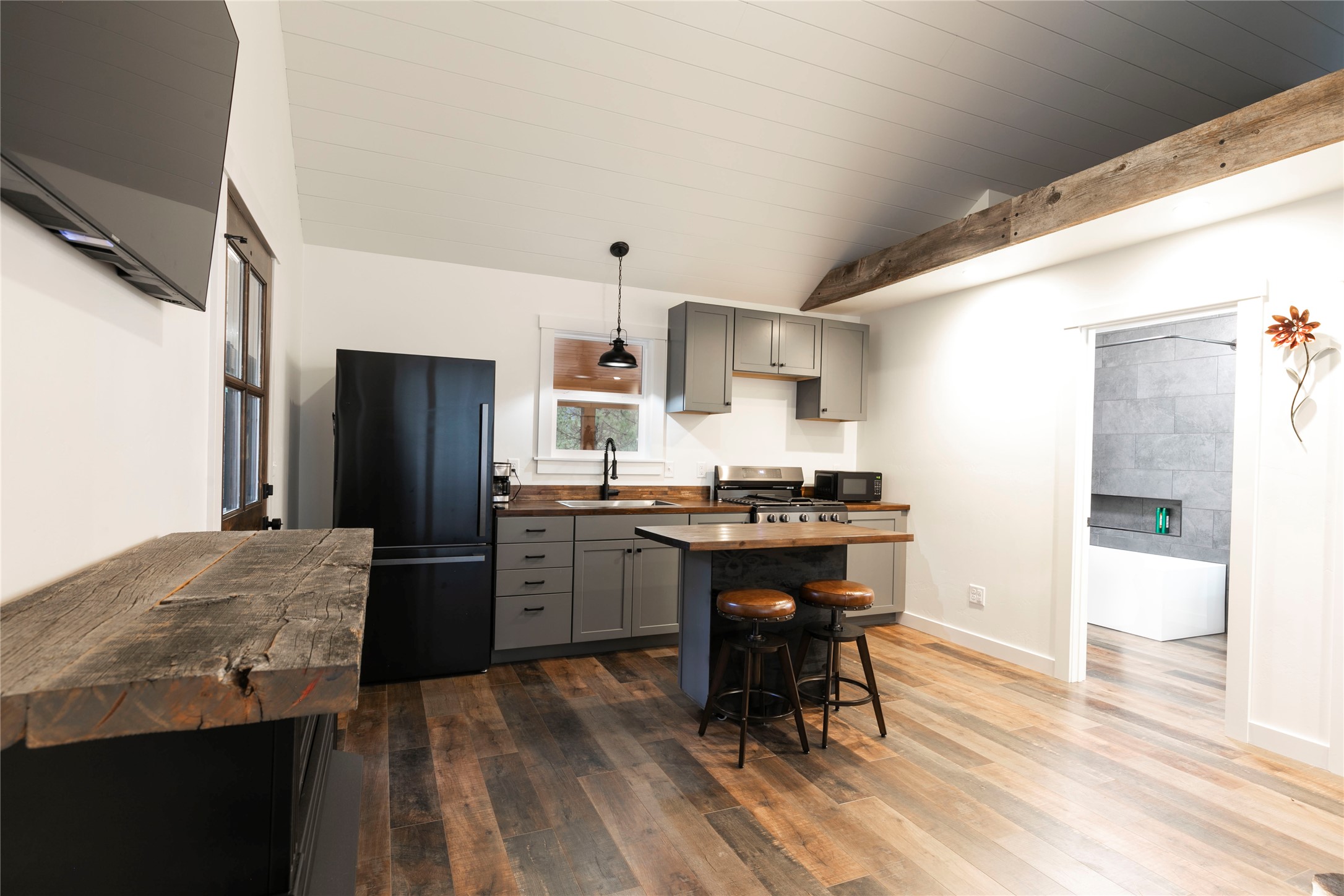 Clinton, Montana 59825, United States, 1 Bedroom Bedrooms, ,1 BathroomBathrooms,Residential,Active,247600