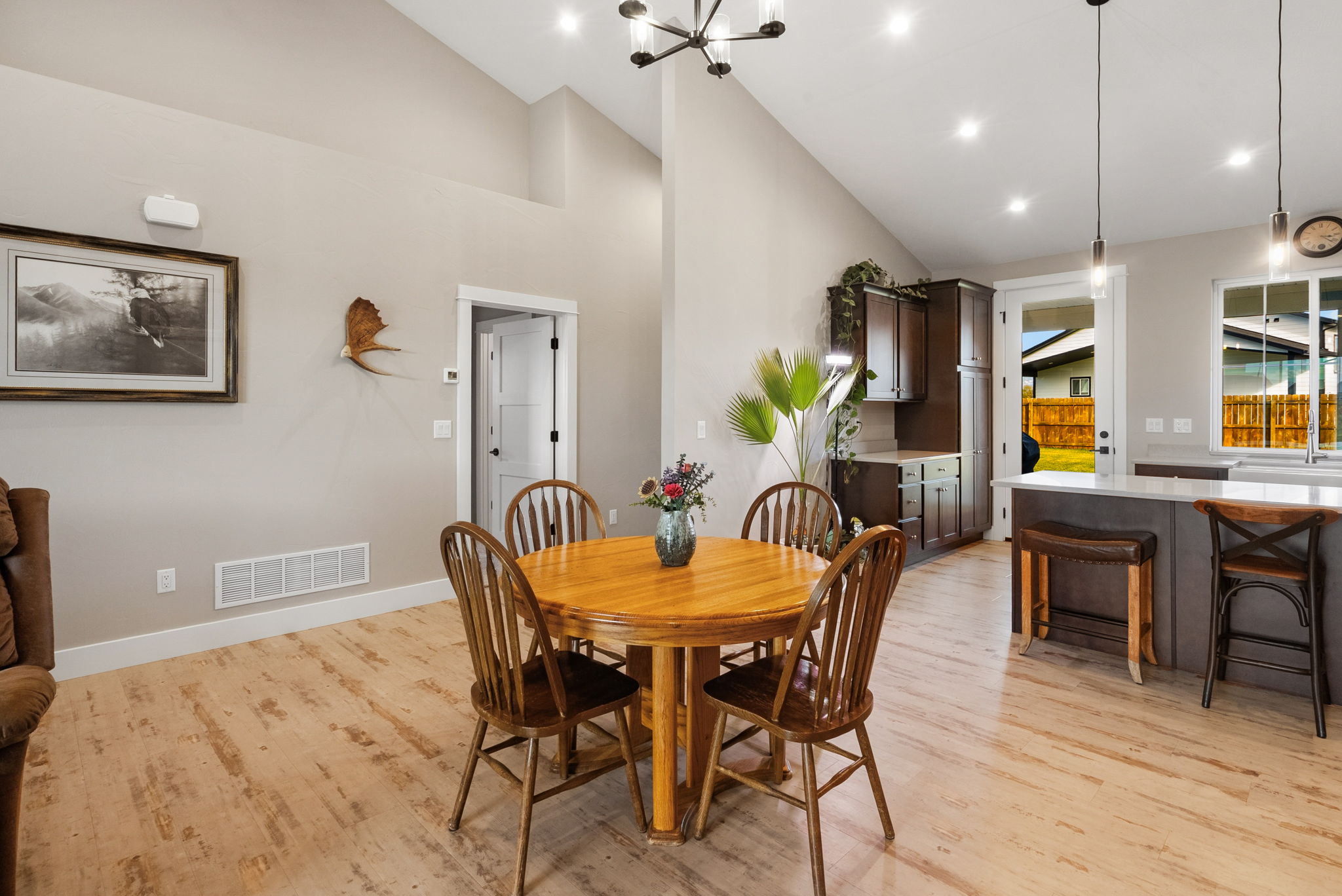 2217 Oriole Drive
