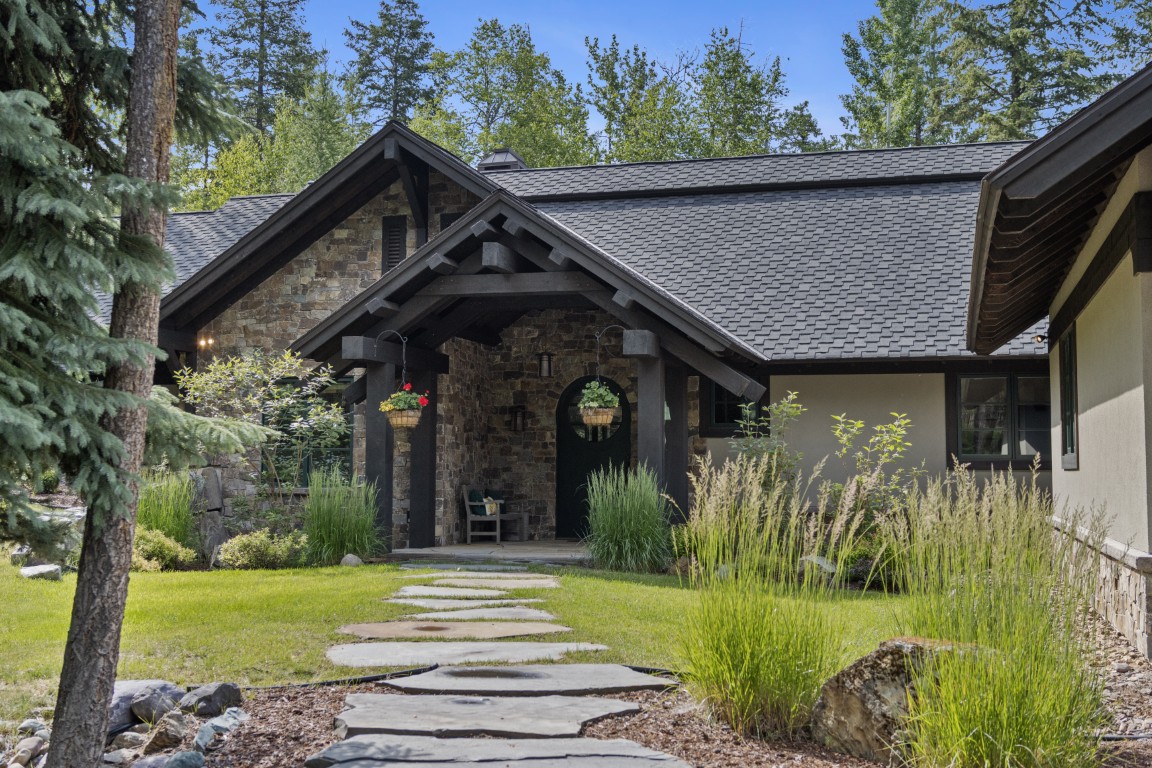 1 Ridge Crest Court