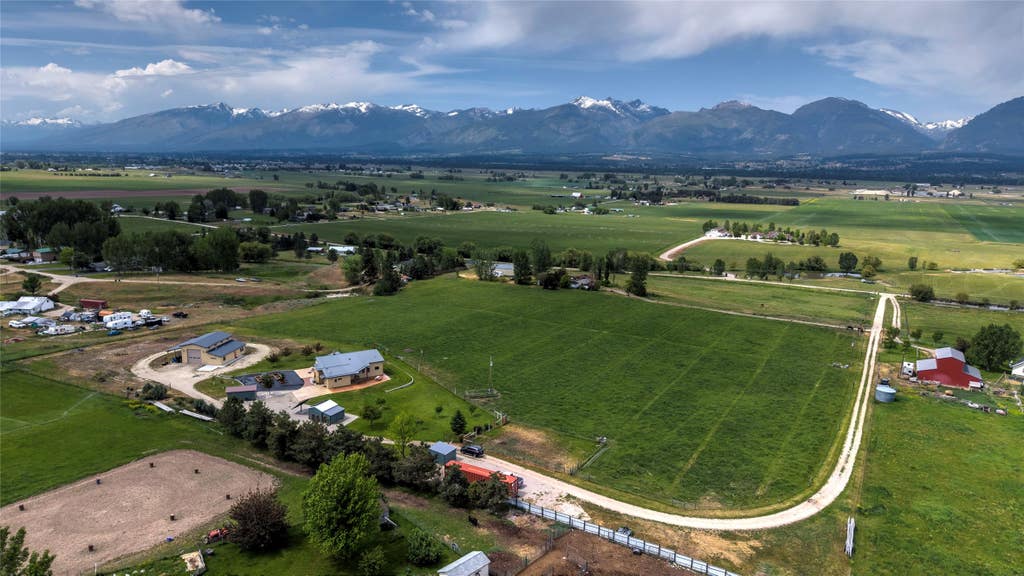 Photo of 753 Heaven Bound Lane, Corvallis, MT 59828 (MLS # 30070641)