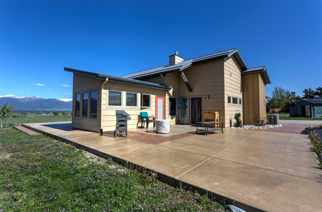 Photo of 753 Heaven Bound Lane, Corvallis, MT 59828 (MLS # 30070641)