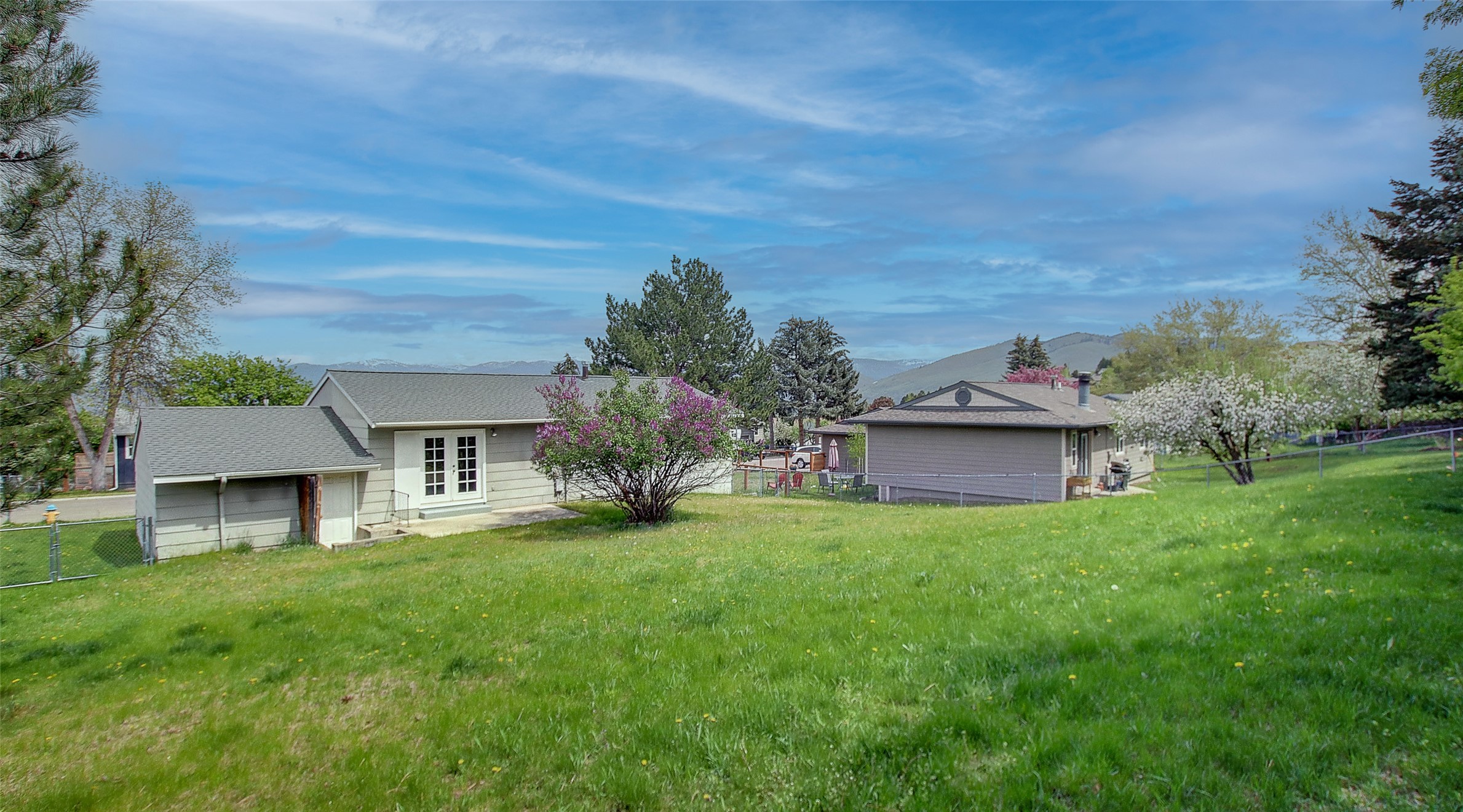 2219 E Crescent Drive
