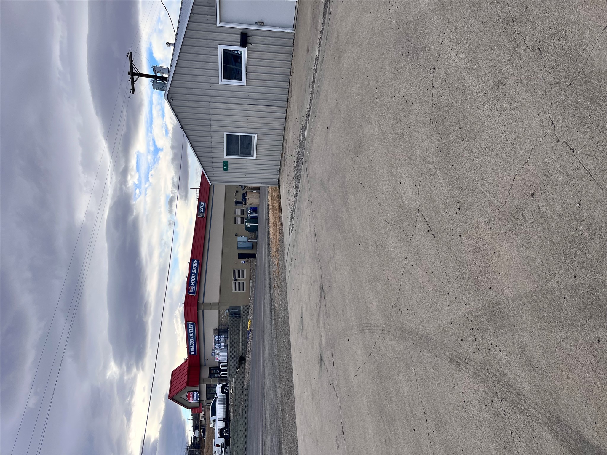 1117 E Railroad Street