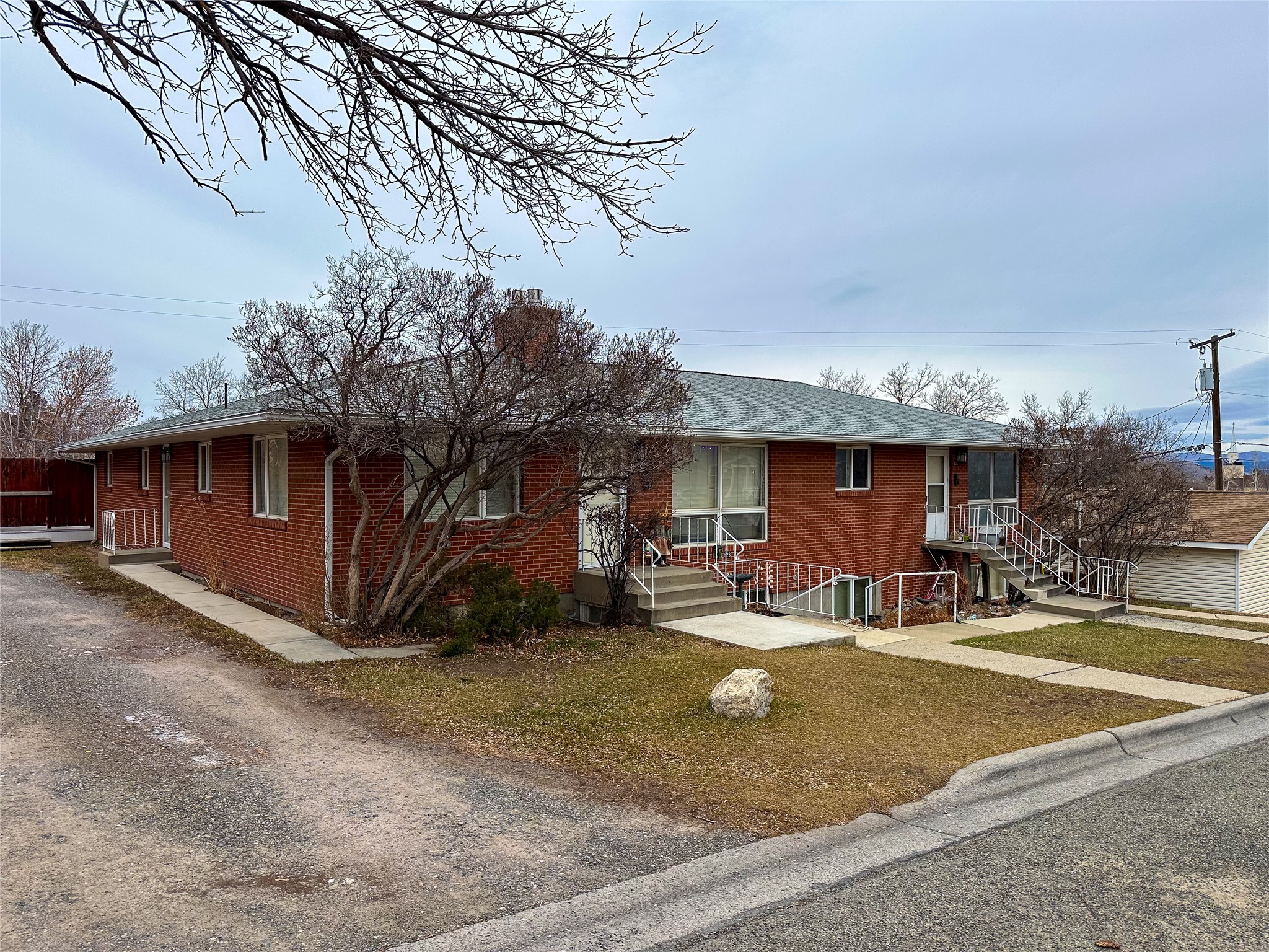 824-830 N Hoback Street