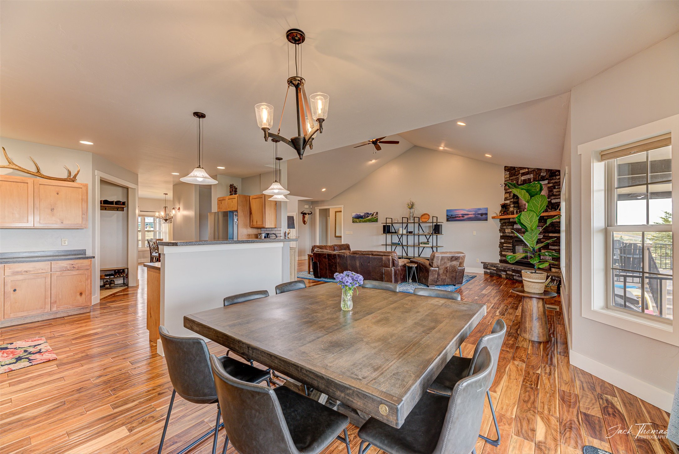 East Helena, Montana 59635, United States, 6 Bedrooms Bedrooms, ,4 BathroomsBathrooms,Residential,Active,104833