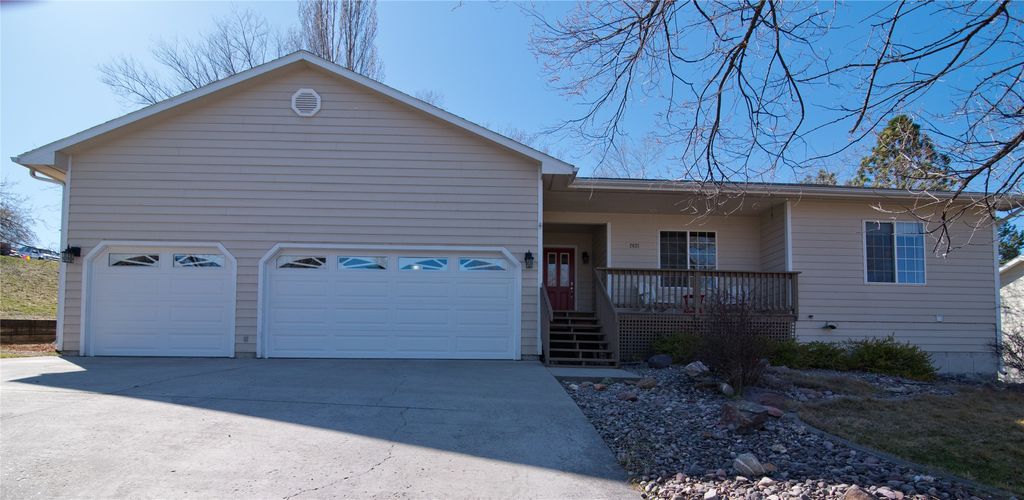 Photo of 2621 Highwood Drive, Missoula, MT 59803 (MLS # 30067883)