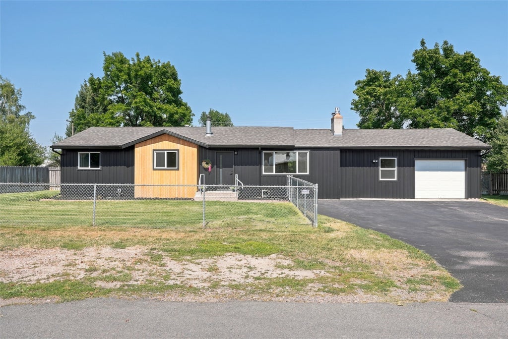 Photo of 3412 Helena Drive, Missoula, MT 59803 (MLS # 30078777)