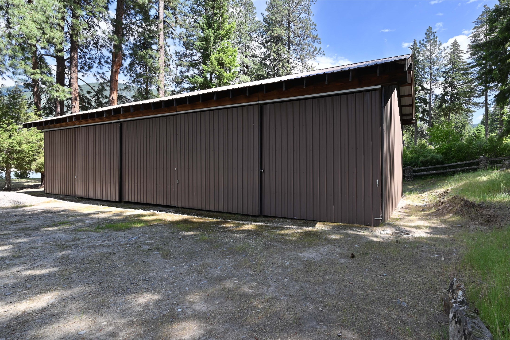1646 River Road W