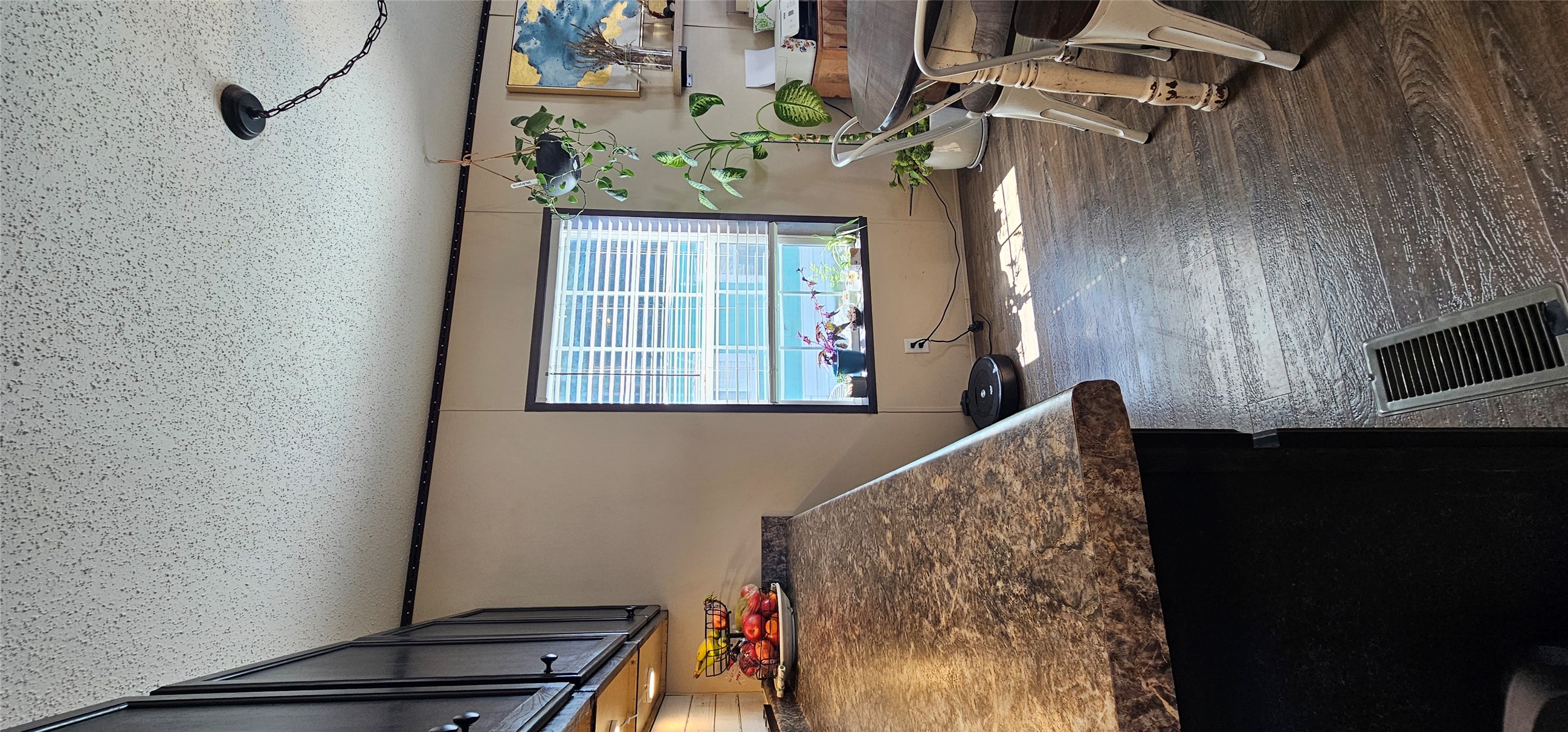 Kalispell, Montana 59901, United States, 3 Bedrooms Bedrooms, ,2 BathroomsBathrooms,Residential,Active,120096