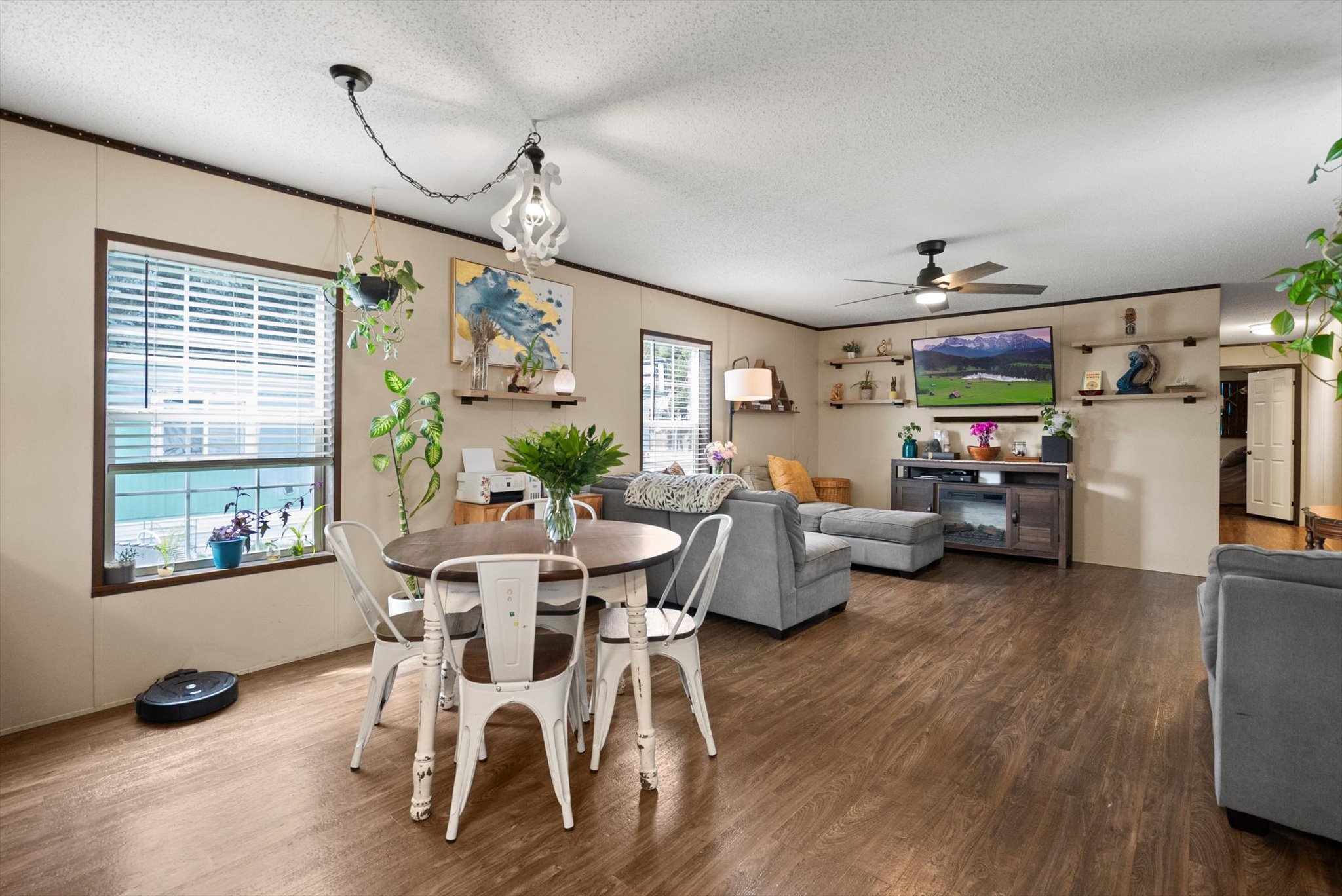 Kalispell, Montana 59901, United States, 3 Bedrooms Bedrooms, ,2 BathroomsBathrooms,Residential,Active,120096