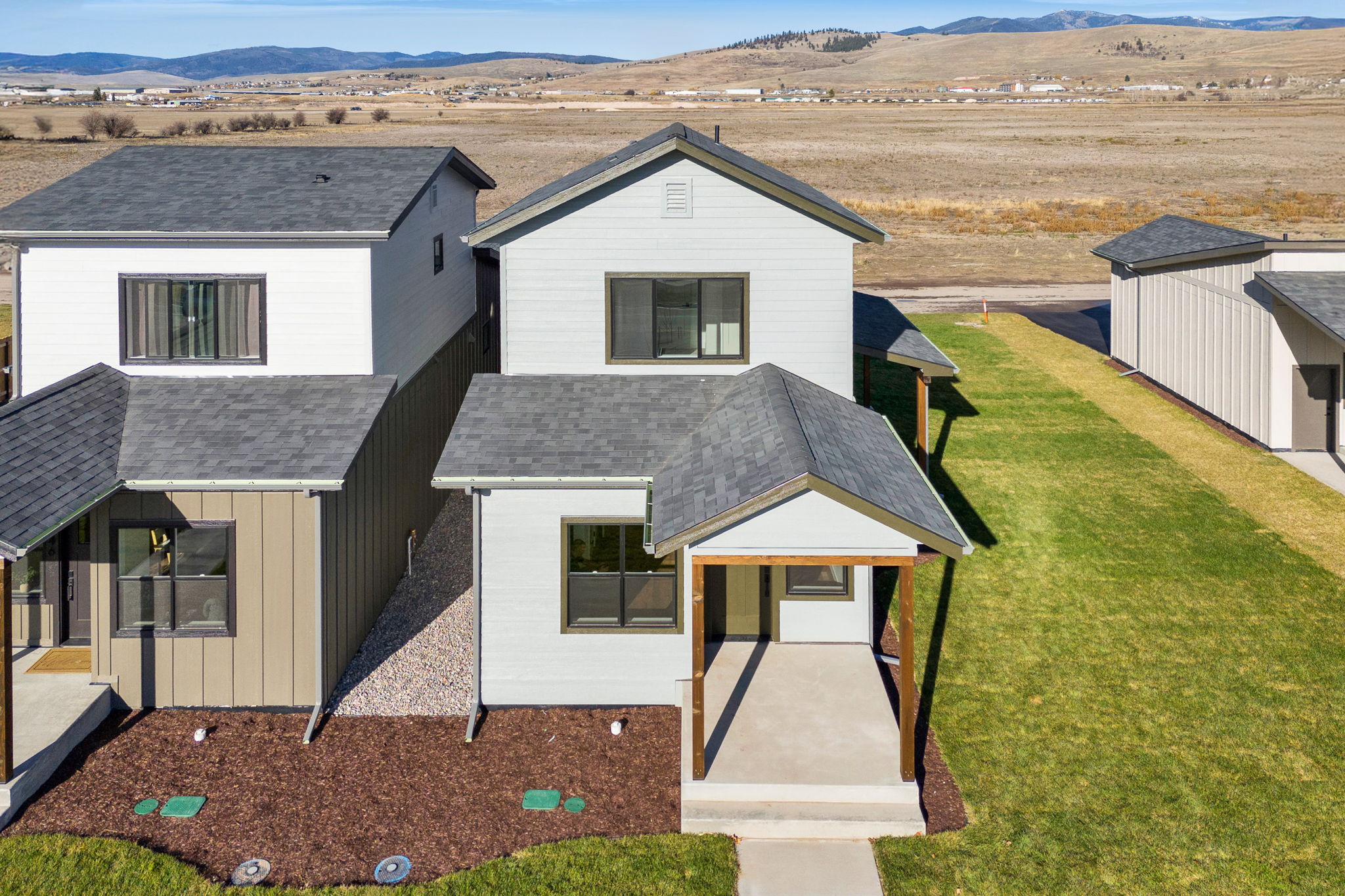 4986 England England Boulevard