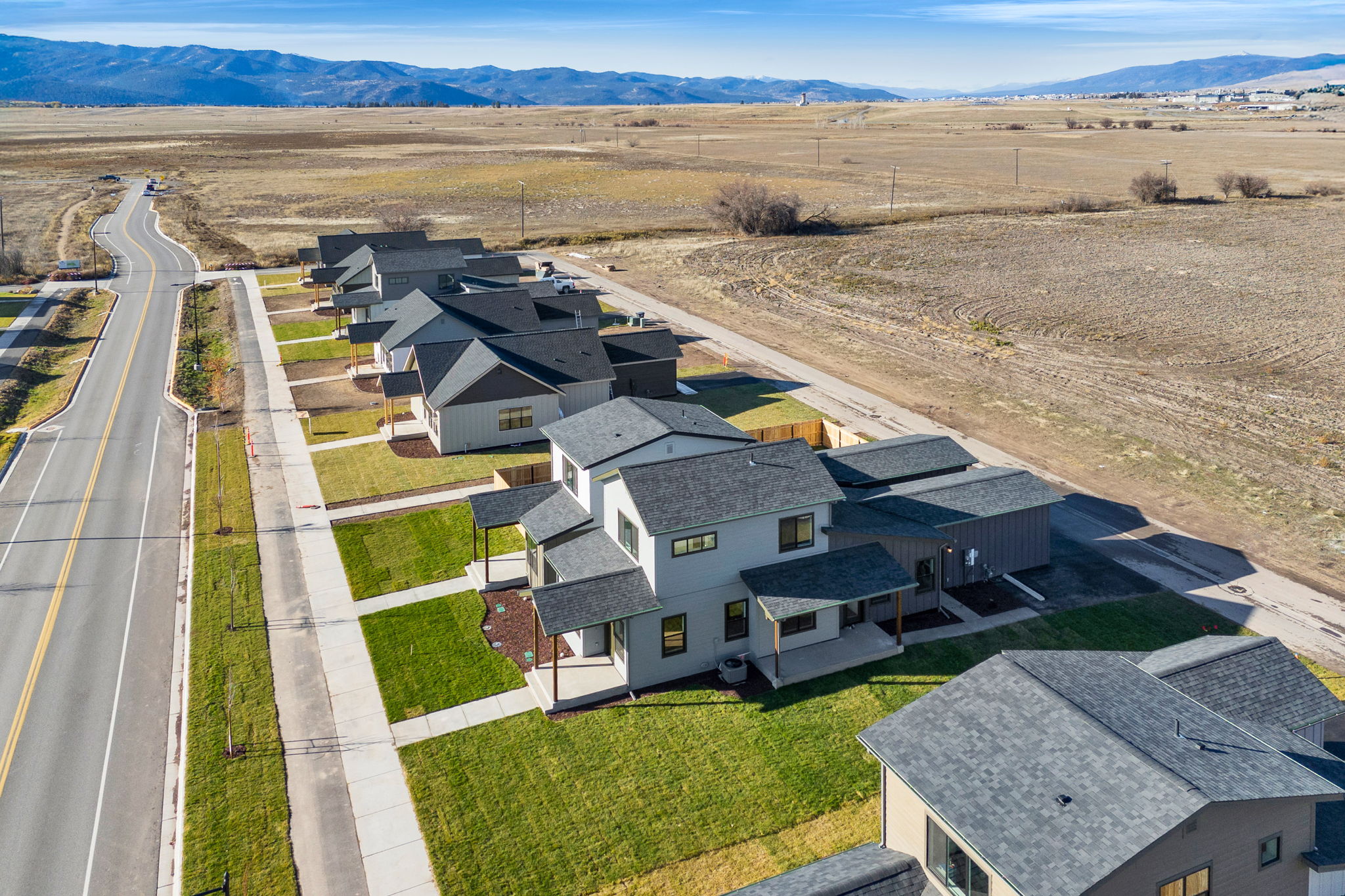 4986 England England Boulevard