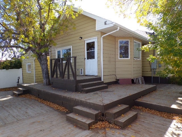 109 1st Street S