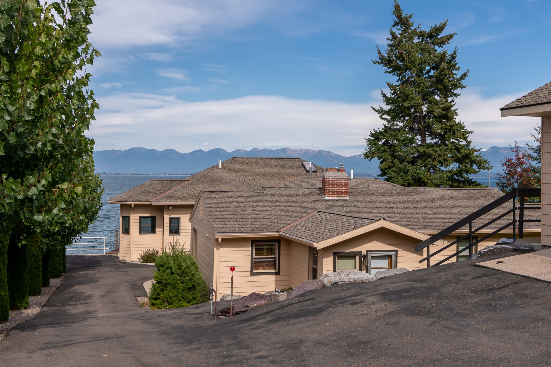 741 Lakeside Boulevard