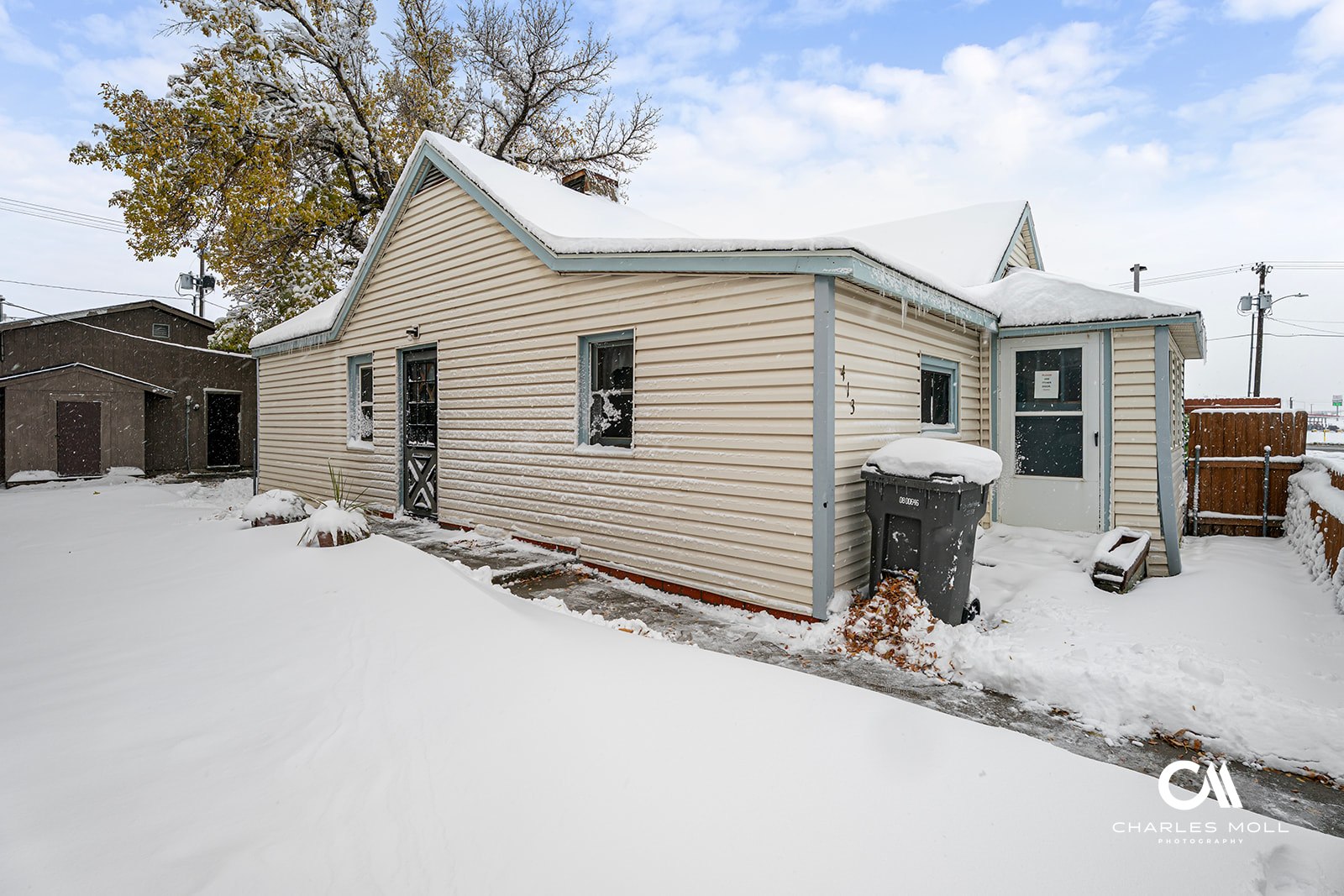 413 W Riggs Street