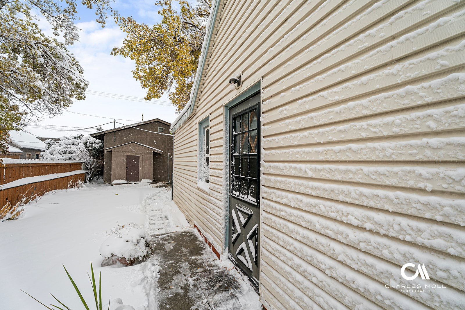 413 W Riggs Street