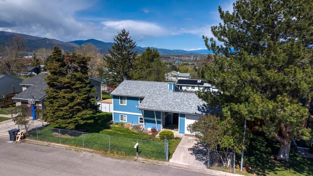 Photo of 2316 W Vista Drive, Missoula, MT 59803 (MLS # 30068106)
