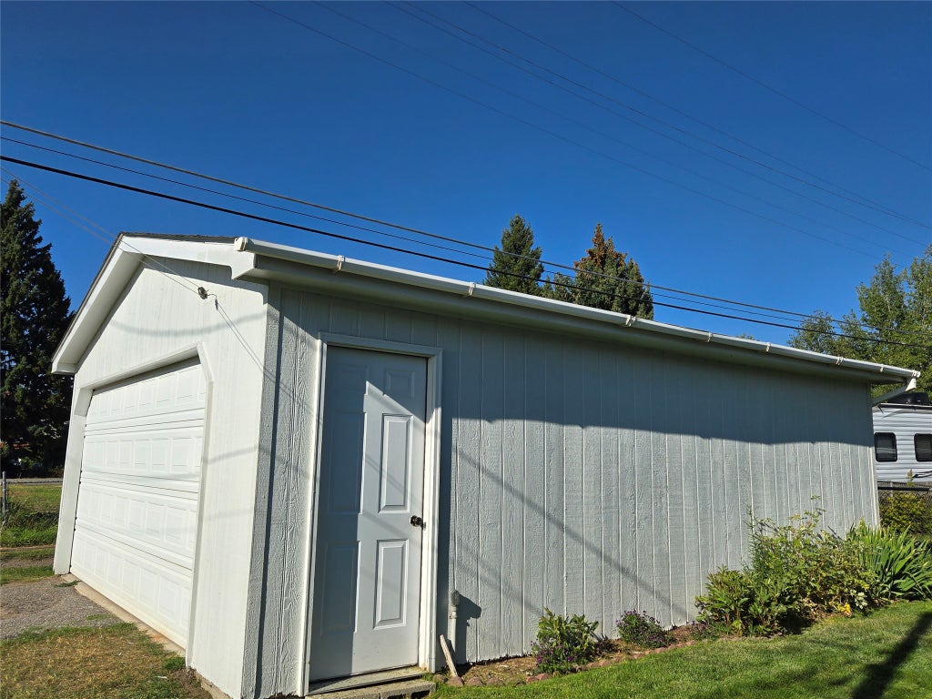 Photo of 2511 Walnut Street, Butte, MT 59701 (MLS # 30079091)