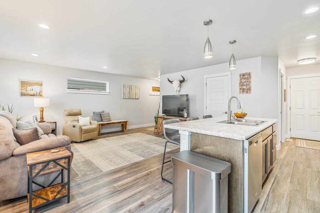 2306 Gleneagles Boulevard