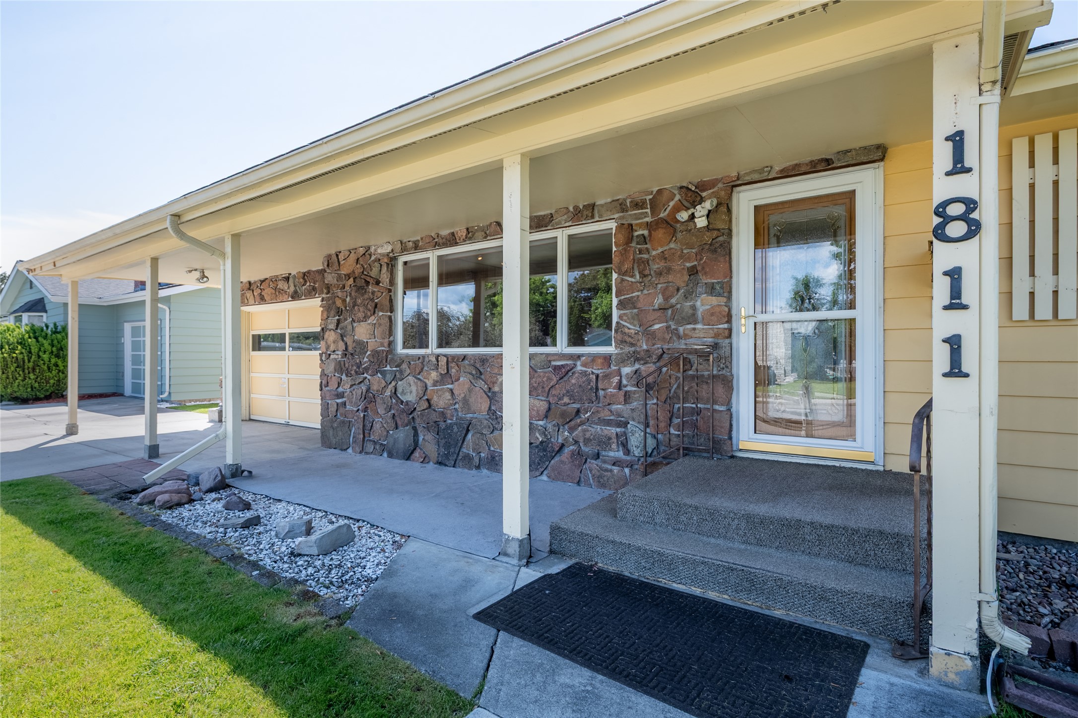 1811 Charlott Avenue