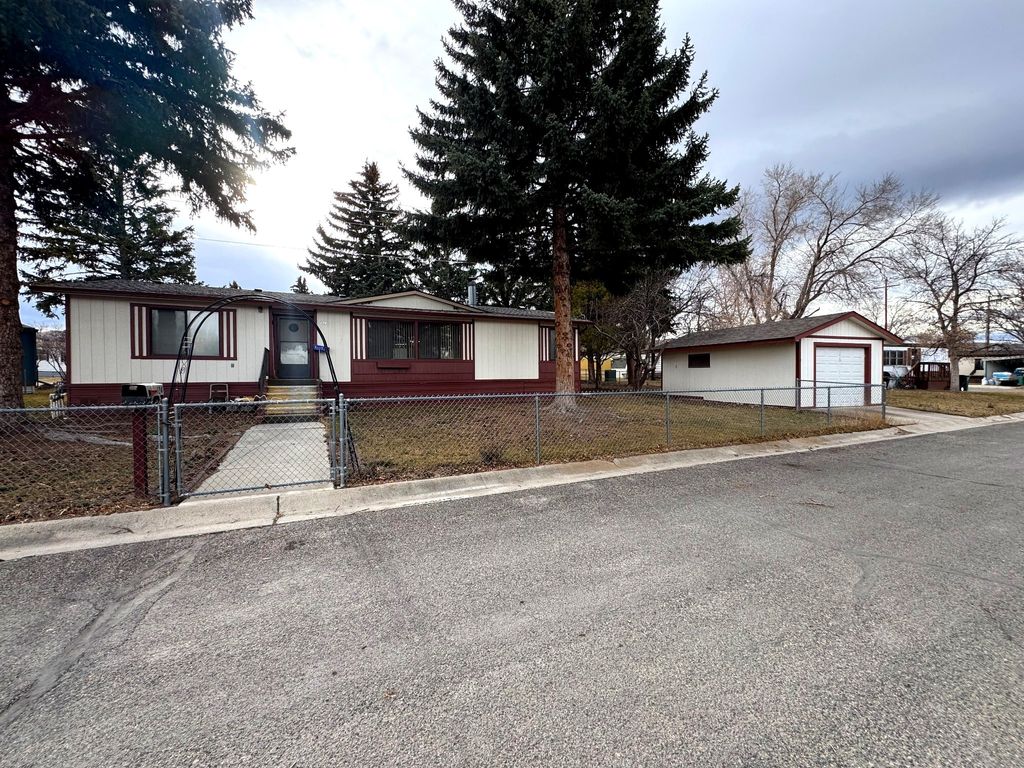 Photo of 1805 Joslyn Street #124, Helena, MT 59601 (MLS # 30063950)