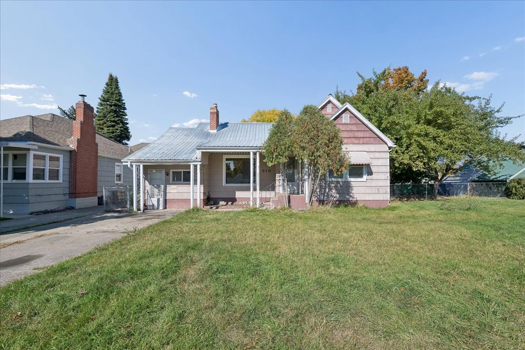 Photo of 319 E California Street, Kalispell, MT 59901 (MLS # 30074980)