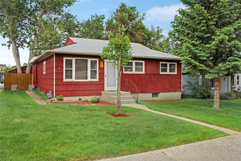 Photo of 944 Marias Avenue, Shelby, MT 59474 (MLS # 30073199)