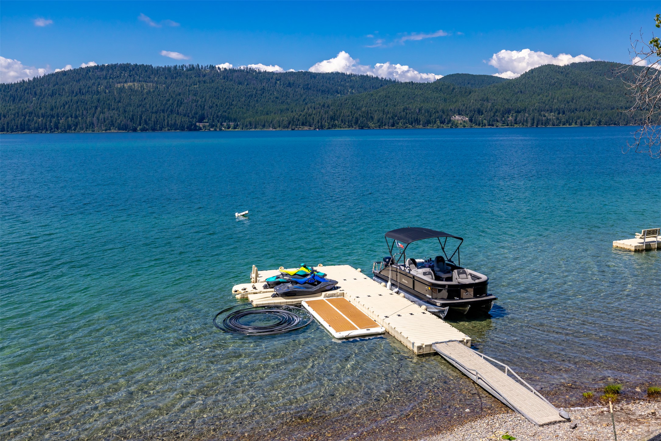 230 Jennings Lakeside Road