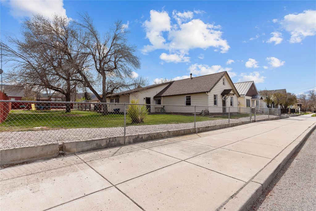 Photo of 1735 Boulder Avenue, Helena, MT 59601 (MLS # 30069421)