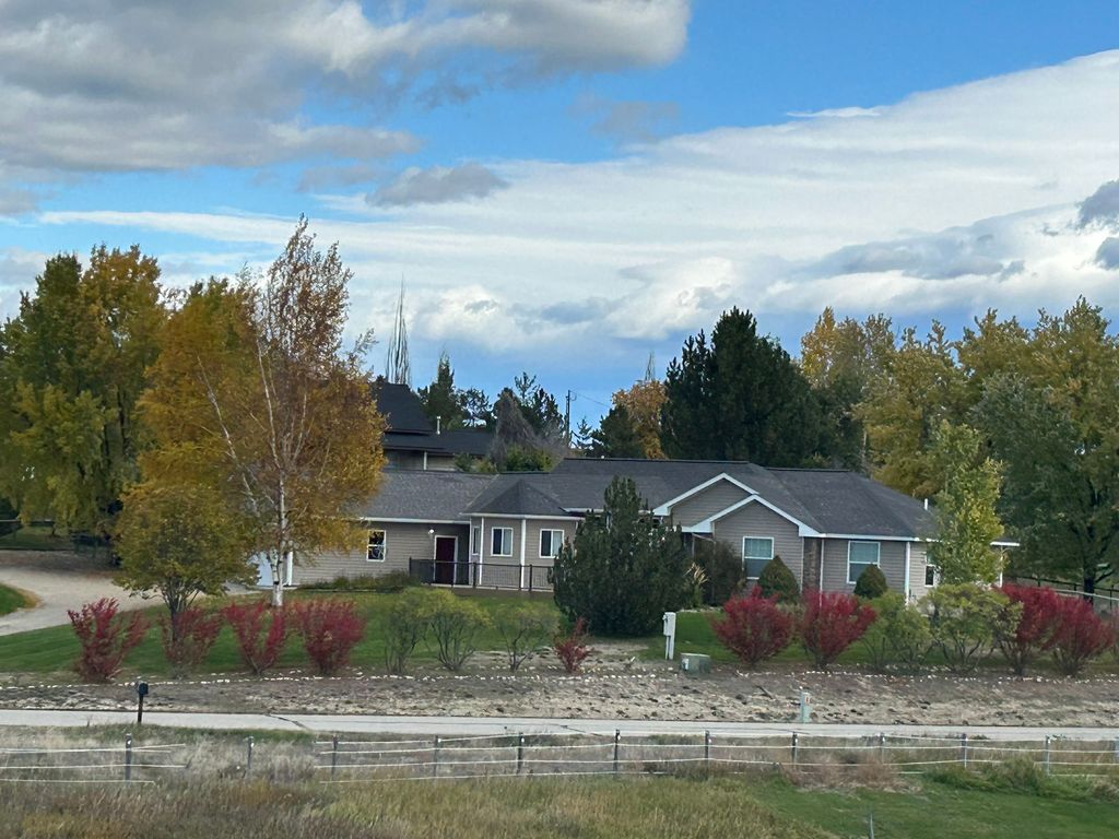 Photo of 486 Ryans Way, Corvallis, MT 59828 (MLS # 30057248)
