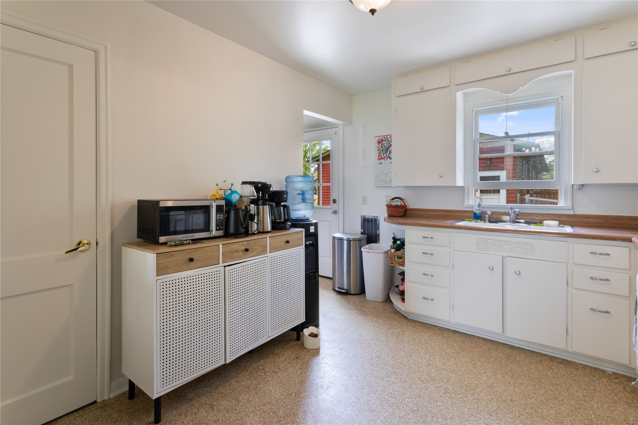 Missoula, Montana 59801, United States, 4 Bedrooms Bedrooms, ,1 BathroomBathrooms,Residential,Active,142734